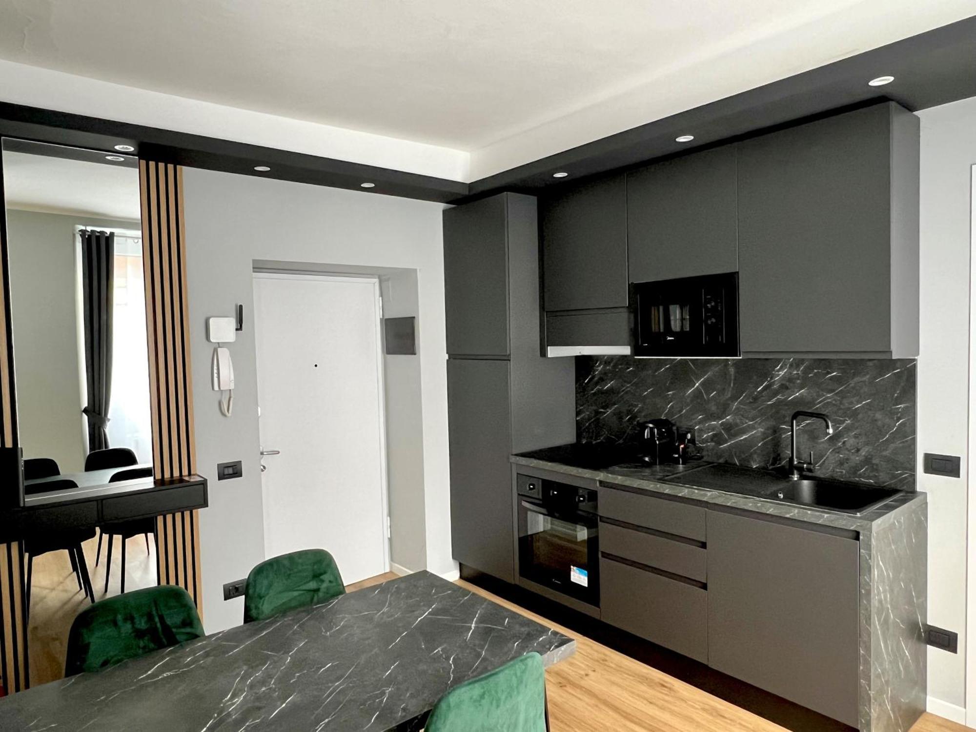 Prestige Duomo Apartment - Lake Como Eksteriør bilde
